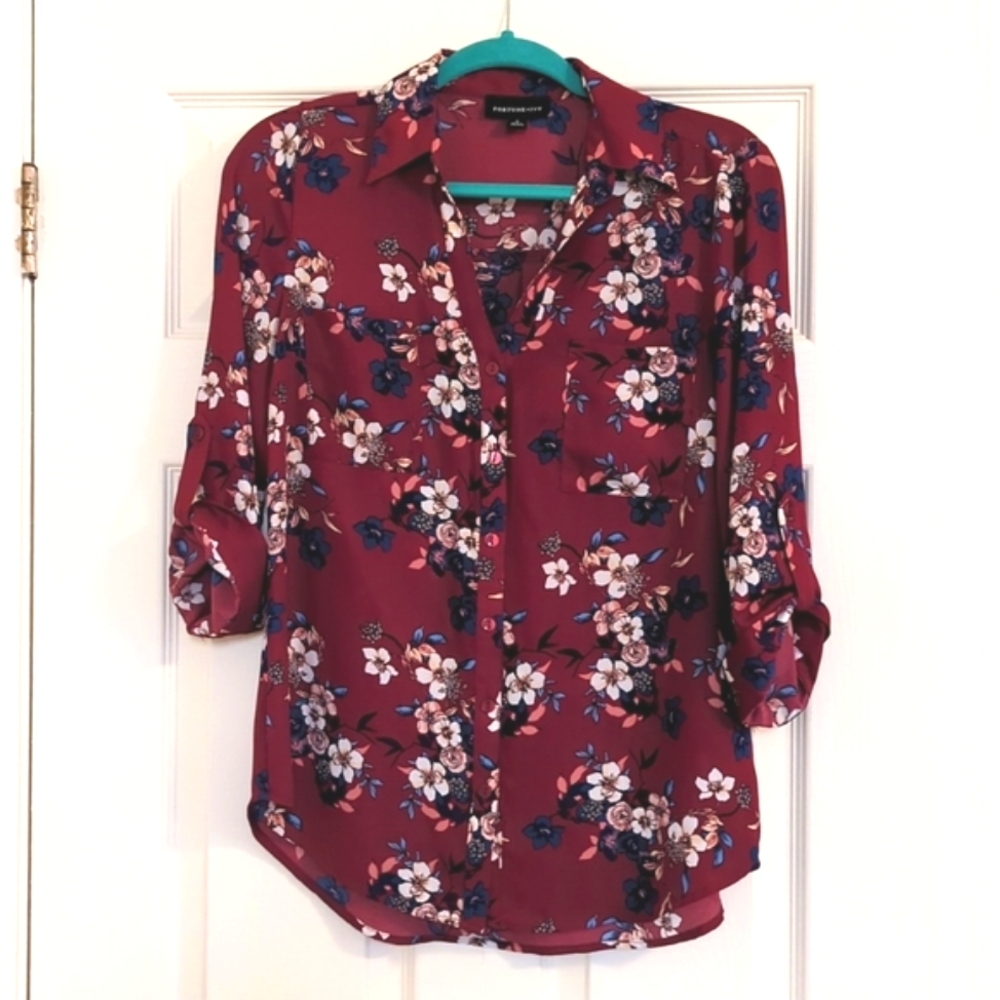 Burgundy 3/4 sleeve blouse with flowers